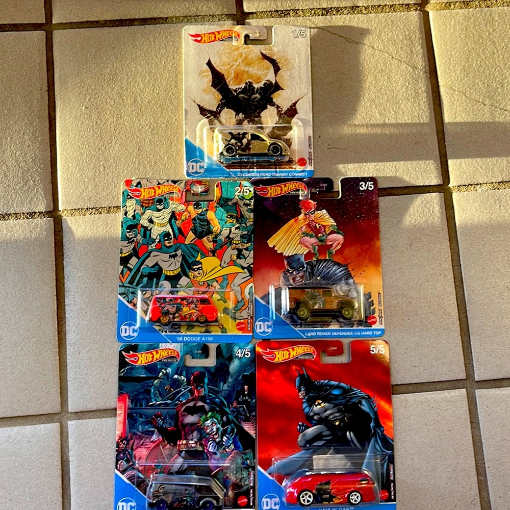 Collectable Batman Hot Wheels Premium Metal cars 5 pc set complete unopened